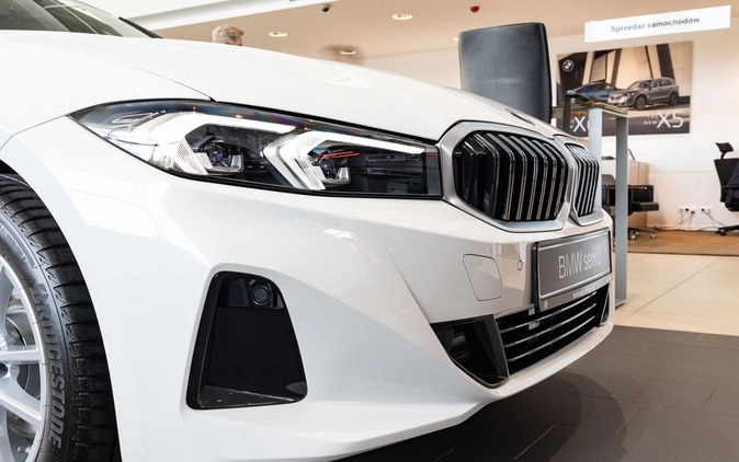 BMW Seria 3 cena 217900 przebieg: 9, rok produkcji 2024 z Przedecz małe 56